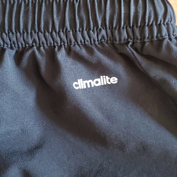 Adidas Kids Shorts Size 10 Small - Picture 2 of 3